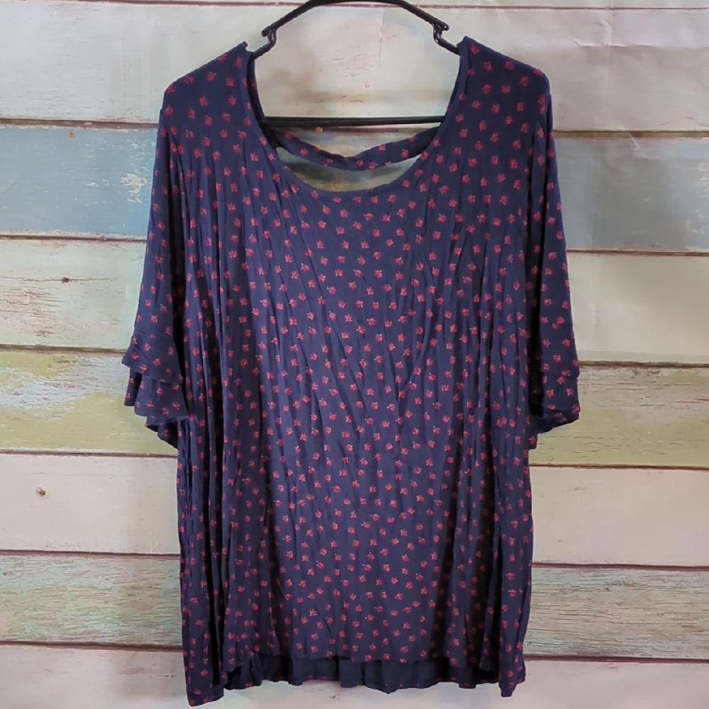 Maurices Navy Blue Women's Top with Red Pattern